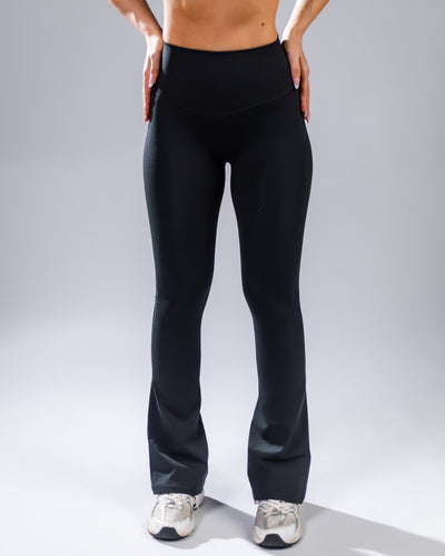 Elevate Flared Legging-Black